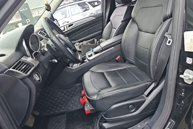 Used Mercedes-Benz M-Class 2014 ML 320 4MATIC Left Front Seat