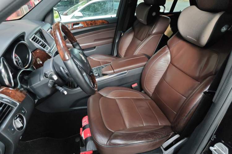 Used Mercedes-Benz M-Class 2014 ML 400 4MATIC Luxury Model Left Front Seat