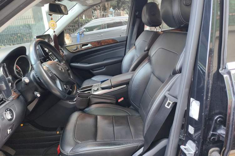Used Mercedes-Benz M-Class 2014 ML 400 4MATIC Dynamic Model Left Front Seat
