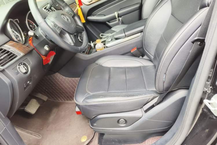Used Mercedes-Benz M-Class 2014 ML 400 4MATIC Dynamic Model Left Front Seat