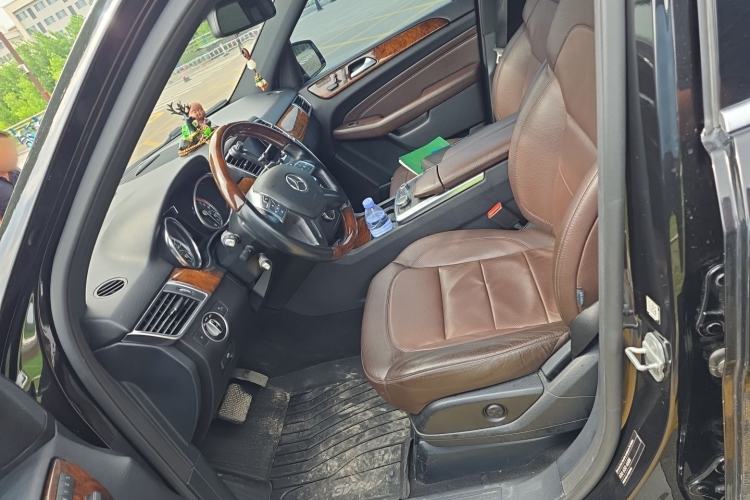 Used Mercedes-Benz M-Class 2014 ML 400 4MATIC Luxury Model Left Front Seat