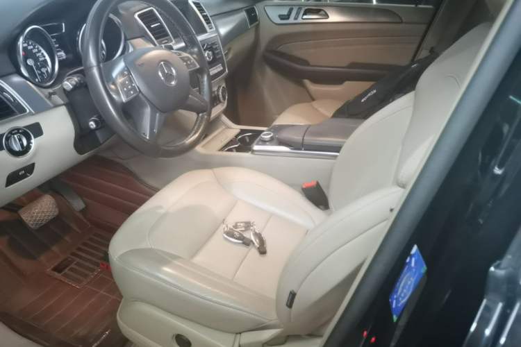 Used Mercedes-Benz M-Class 2014 ML 320 4MATIC Left Front Seat