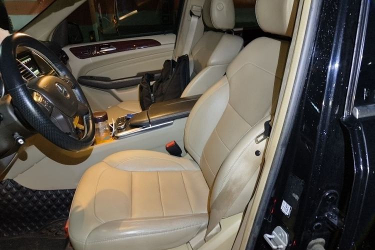 Used Mercedes-Benz M-Class 2014 ML 400 4MATIC Dynamic Model Left Front Seat