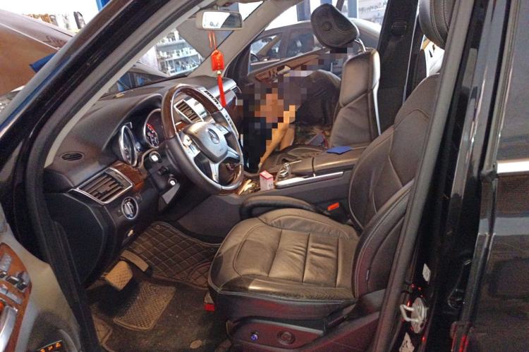 Used Mercedes-Benz M-Class 2014 ML 400 4MATIC Luxury Model Left Front Seat