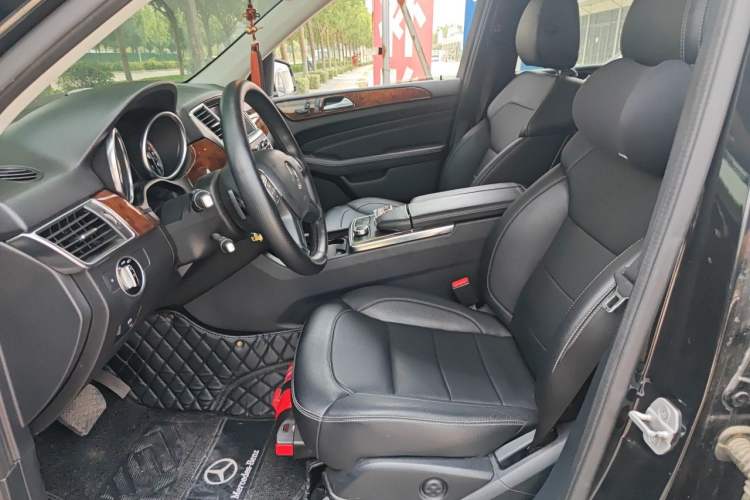 Used Mercedes-Benz M-Class 2014 ML 400 4MATIC Dynamic Model Left Front Seat