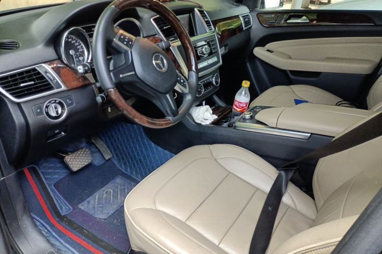 Used Mercedes-Benz M-Class 2014 ML 400 4MATIC Luxury Model Left Front Seat