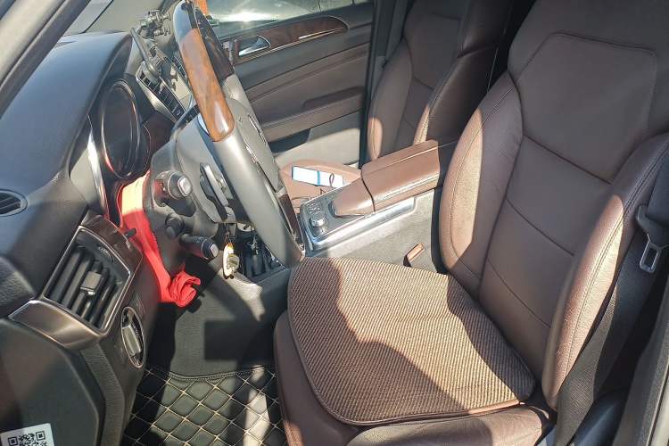 Used Mercedes-Benz M-Class 2014 ML 400 4MATIC Luxury Model Left Front Seat