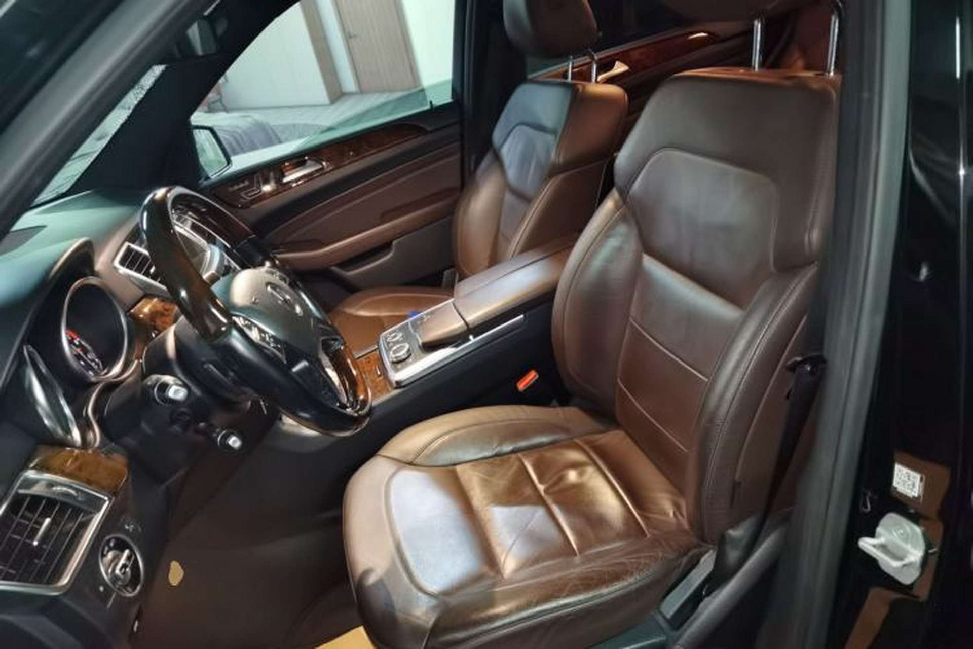 Used Mercedes-Benz M-Class 2014 ML 400 4MATIC Luxury Model Left Front Seat
