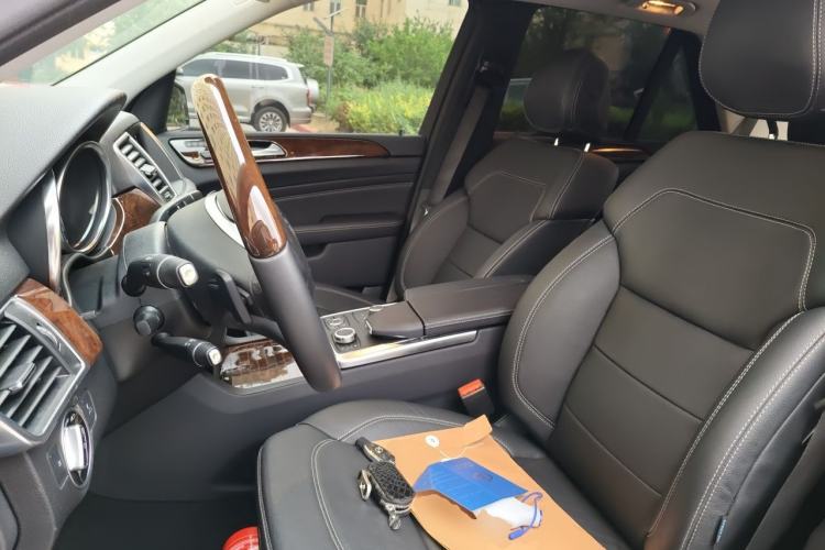Used Mercedes-Benz M-Class 2014 ML 400 4MATIC Luxury Model Left Front Seat