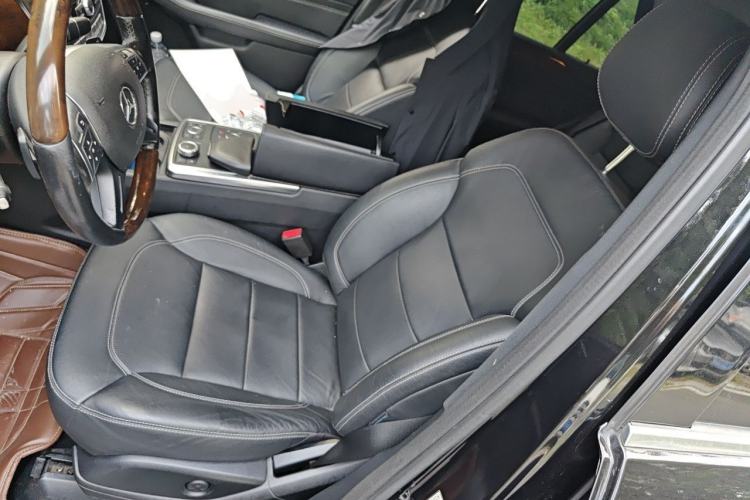Used Mercedes-Benz M-Class 2014 ML 400 4MATIC Luxury Model Left Front Seat