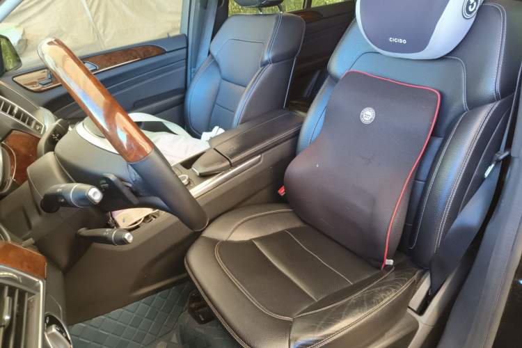 Used Mercedes-Benz M-Class 2014 ML 400 4MATIC Dynamic Model Left Front Seat