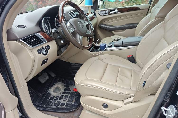 Used Mercedes-Benz M-Class 2014 ML 400 4MATIC Luxury Model Left Front Seat