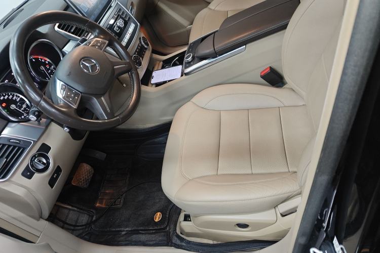 Used Mercedes-Benz M-Class 2014 ML 320 4MATIC Left Front Seat