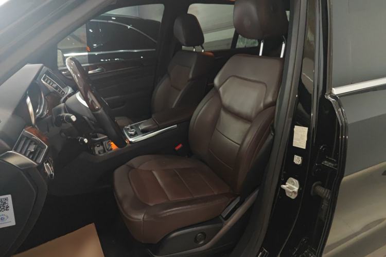 Used Mercedes-Benz M-Class 2014 ML 400 4MATIC Luxury Model Left Front Seat