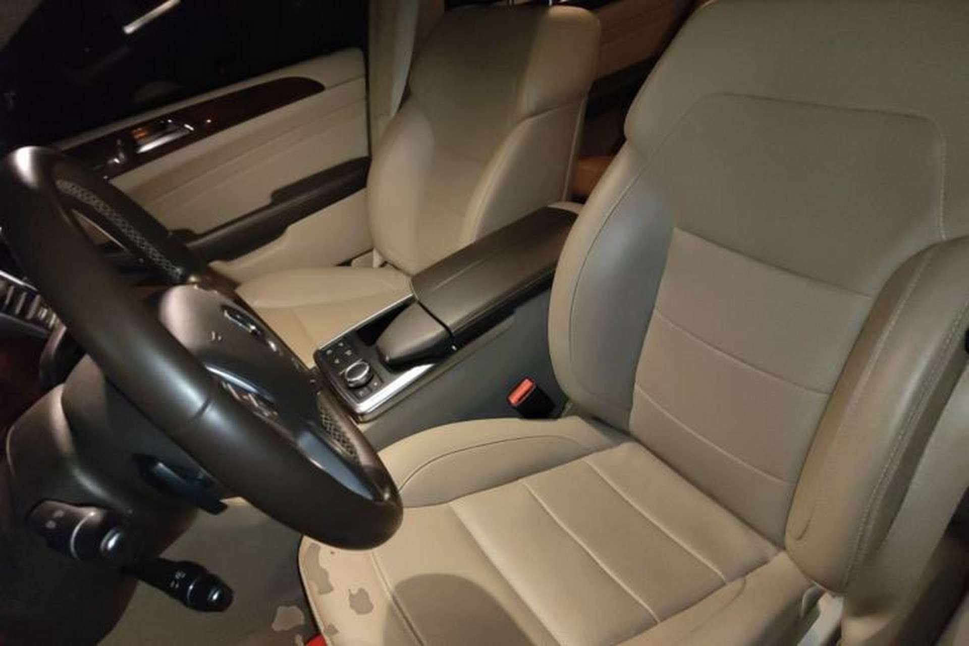 Used Mercedes-Benz M-Class 2014 ML 400 4MATIC Dynamic Model Left Front Seat