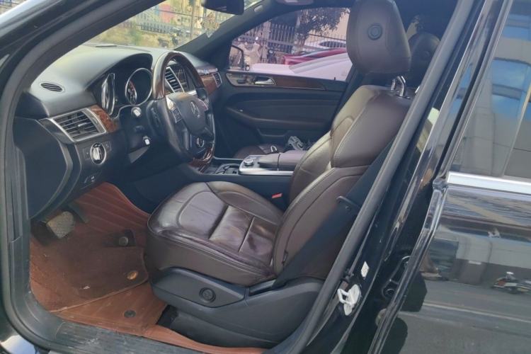 Used Mercedes-Benz M-Class 2014 ML 400 4MATIC Dynamic Model Left Front Seat