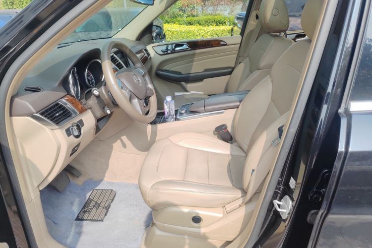 Used Mercedes-Benz M-Class 2014 ML 400 4MATIC Dynamic Model Left Front Seat