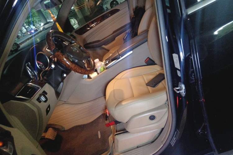 Used Mercedes-Benz M-Class 2014 ML 400 4MATIC Dynamic Model Left Front Seat