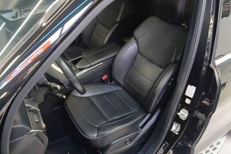 Used Mercedes-Benz M-Class 2014 ML 320 4MATIC Left Front Seat
