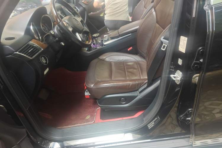 Used Mercedes-Benz M-Class 2014 ML 400 4MATIC Luxury Model Left Front Seat