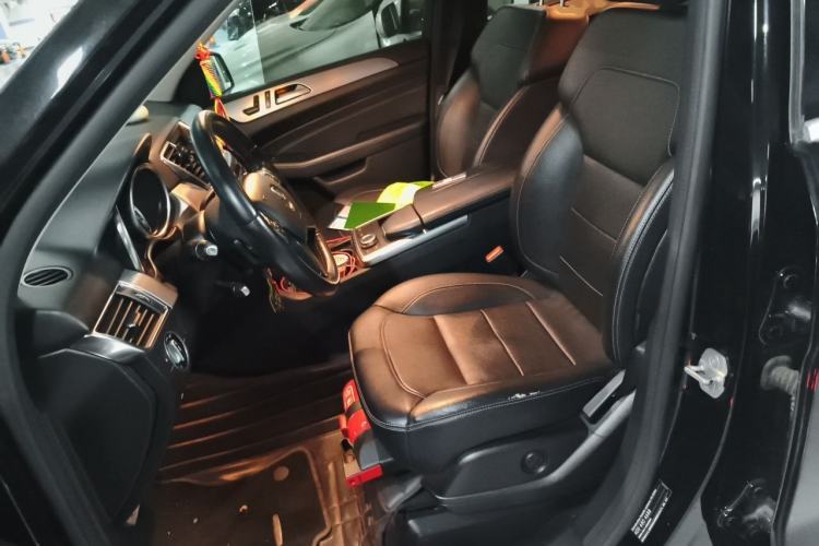 Used Mercedes-Benz M-Class 2014 ML 320 4MATIC Left Front Seat