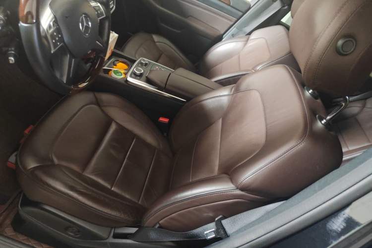 Used Mercedes-Benz M-Class 2014 ML 400 4MATIC Luxury Model Left Front Seat