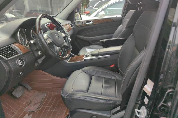 Used Mercedes-Benz M-Class 2014 ML 400 4MATIC Luxury Model Left Front Seat