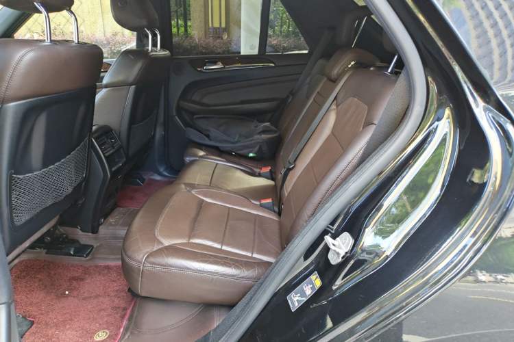 Used Mercedes-Benz M-Class 2014 ML 400 4MATIC Luxury Model Left Rear Seat