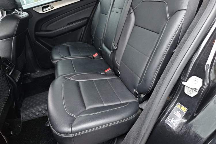 Used Mercedes-Benz M-Class 2014 ML 320 4MATIC Left Rear Seat