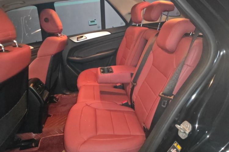 Used Mercedes-Benz M-Class 2014 ML 320 4MATIC Left Rear Seat