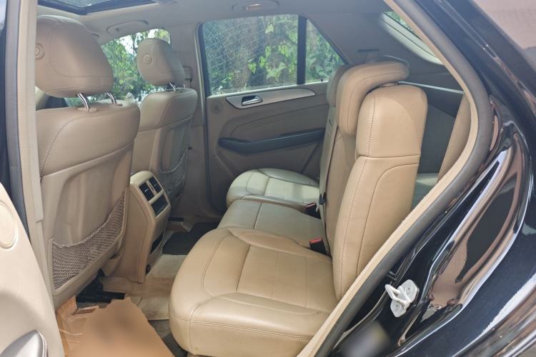 Used Mercedes-Benz M-Class 2014 ML 320 4MATIC Left Rear Seat