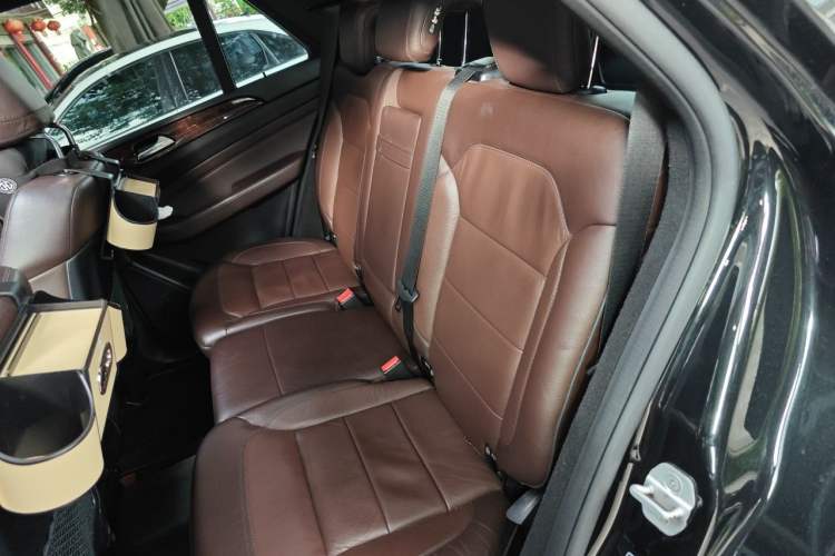 Used Mercedes-Benz M-Class 2014 ML 400 4MATIC Luxury Model Left Rear Seat