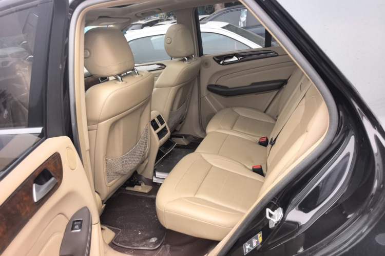 Used Mercedes-Benz M-Class 2014 ML 400 4MATIC Dynamic Model Left Rear Seat