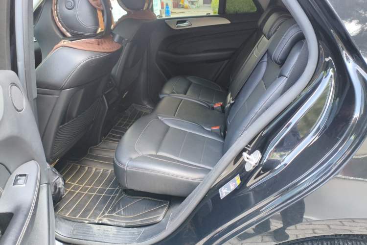 Used Mercedes-Benz M-Class 2014 ML 320 4MATIC Left Rear Seat