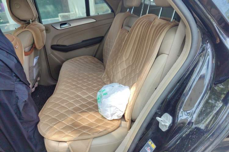 Used Mercedes-Benz M-Class 2014 ML 320 4MATIC Left Rear Seat
