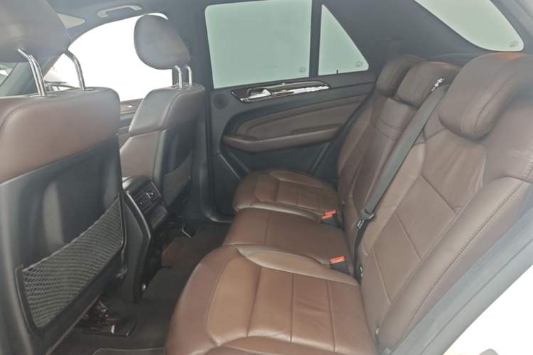 Used Mercedes-Benz M-Class 2014 ML 400 4MATIC Luxury Model Left Rear Seat