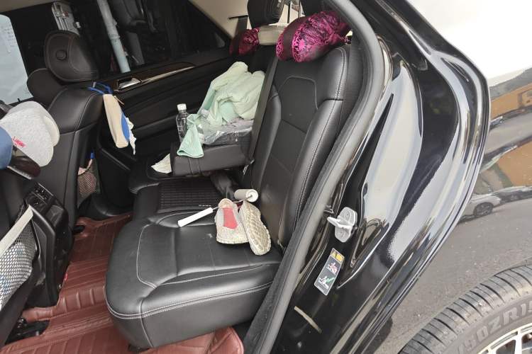 Used Mercedes-Benz M-Class 2014 ML 400 4MATIC Dynamic Model Left Rear Seat