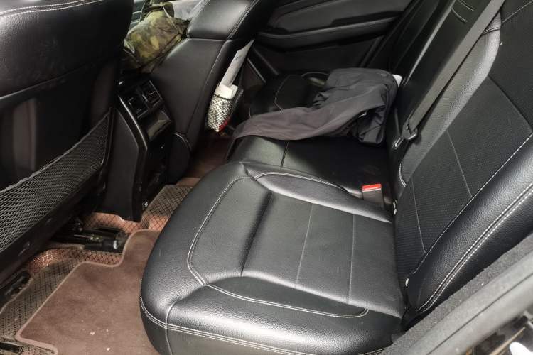 Used Mercedes-Benz M-Class 2014 ML 320 4MATIC Left Rear Seat