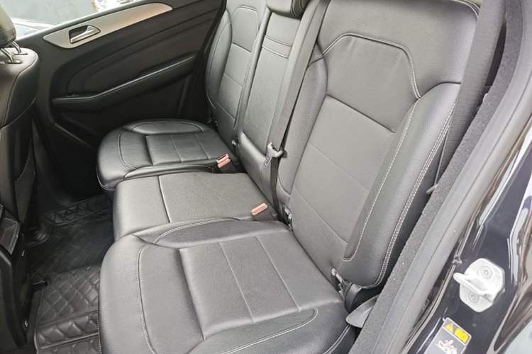 Used Mercedes-Benz M-Class 2014 ML 320 4MATIC Left Rear Seat