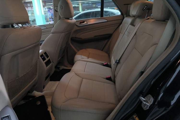 Used Mercedes-Benz M-Class 2014 ML 320 4MATIC Left Rear Seat