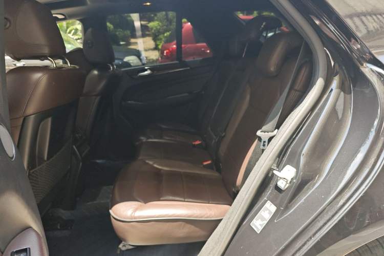 Used Mercedes-Benz M-Class 2014 ML 400 4MATIC Luxury Model Left Rear Seat