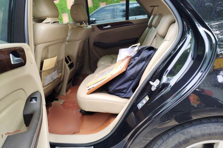 Used Mercedes-Benz M-Class 2014 ML 400 4MATIC Dynamic Model Left Rear Seat