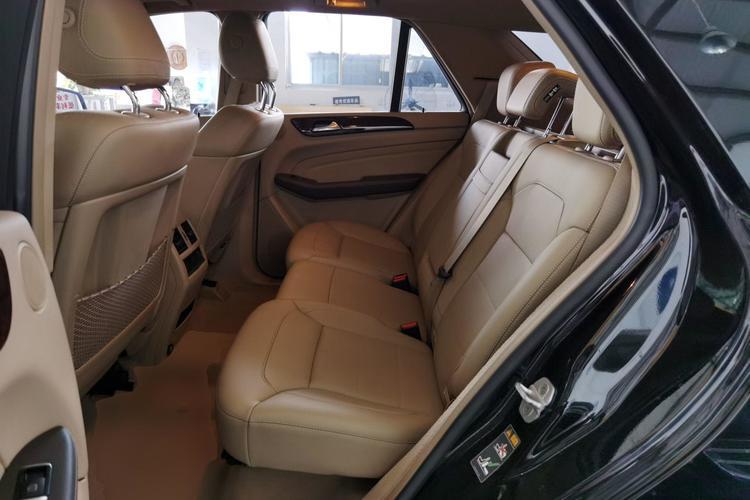 Used Mercedes-Benz M-Class 2014 ML 400 4MATIC Dynamic Model Left Rear Seat