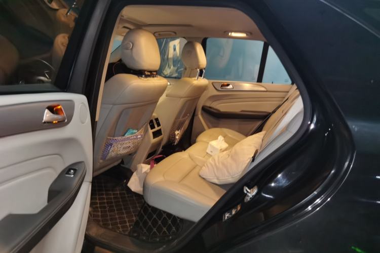 Used Mercedes-Benz M-Class 2014 ML 320 4MATIC Left Rear Seat