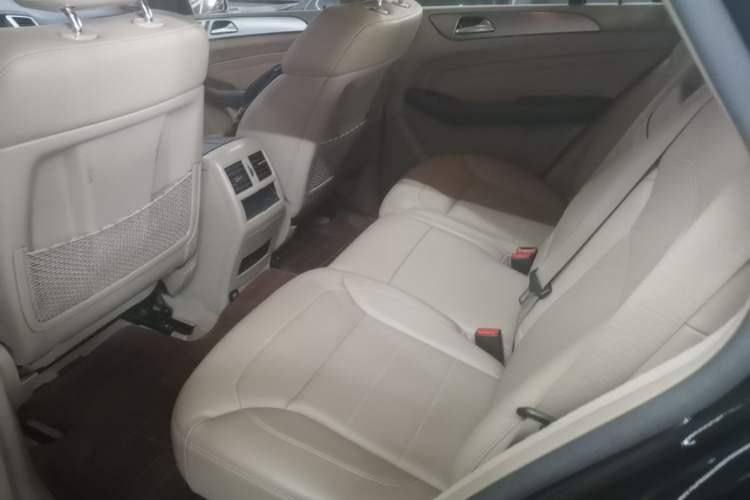 Used Mercedes-Benz M-Class 2014 ML 320 4MATIC Left Rear Seat