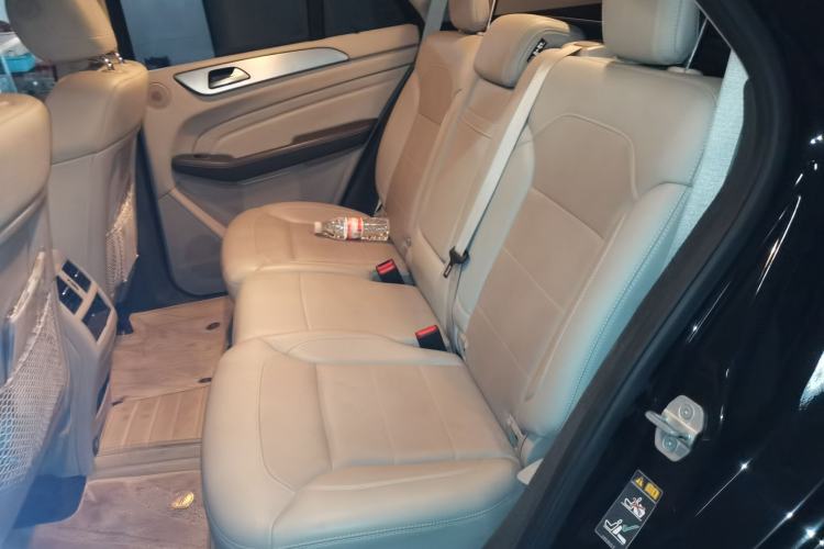 Used Mercedes-Benz M-Class 2014 ML 320 4MATIC Left Rear Seat