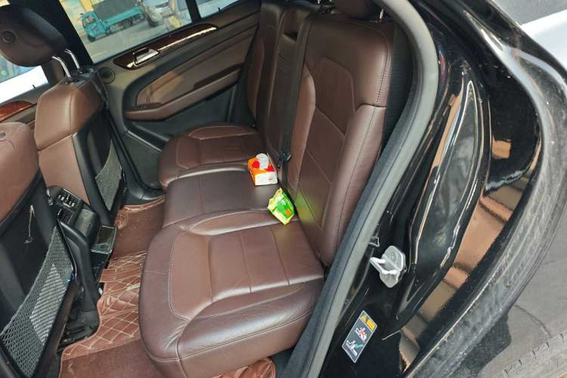 Used Mercedes-Benz M-Class 2014 ML 400 4MATIC Luxury Model Left Rear Seat