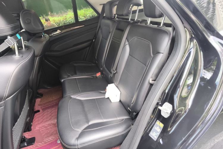 Used Mercedes-Benz M-Class 2014 ML 400 4MATIC Dynamic Model Left Rear Seat