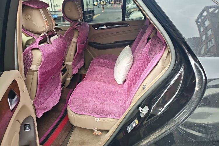 Used Mercedes-Benz M-Class 2014 ML 400 4MATIC Luxury Model Left Rear Seat