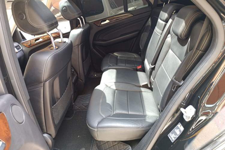 Used Mercedes-Benz M-Class 2014 ML 400 4MATIC Luxury Model Left Rear Seat